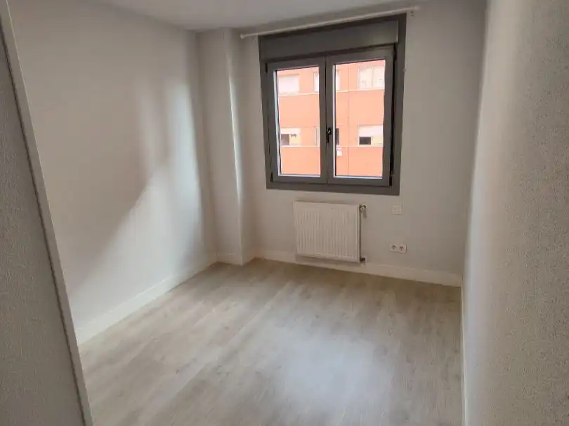 Piso en  Calle de Aquitania 75 - Foto 10