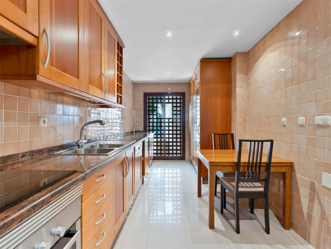 Piso en Marbella - Foto 9