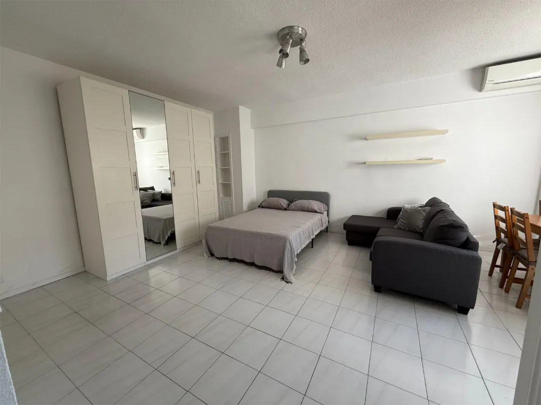 Piso en  Calle del Conde Duque 4