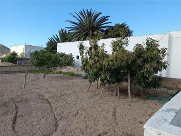 Casa adosada en Charco del Pino - Foto 2
