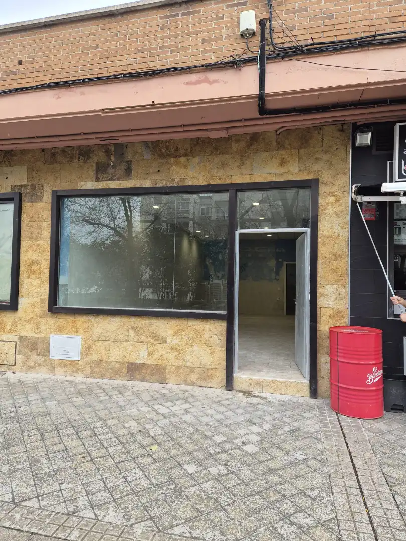 Local comercial en  Calle Cartaya 6 - Foto 2