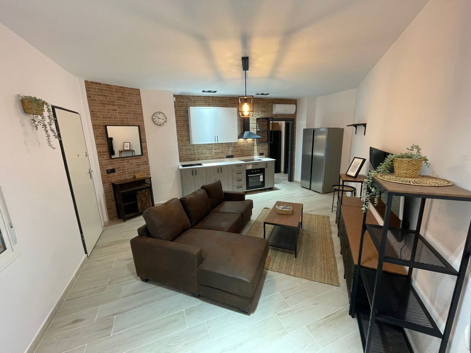 Piso en calle Zapillo, 99 - Foto 1