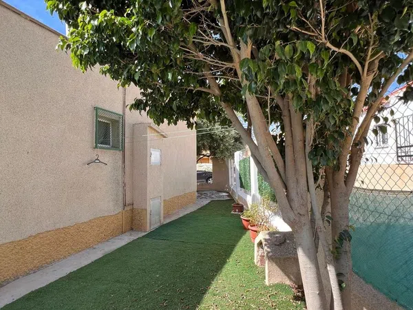 Casa o chalet independiente en Calle Isla de Tabarca, 13 - Foto 1
