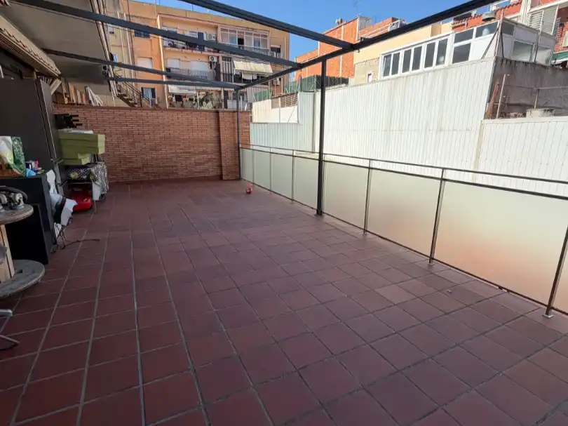 Piso en  Carrer de la Mare de Déu de Montserrat 58 - Foto 2