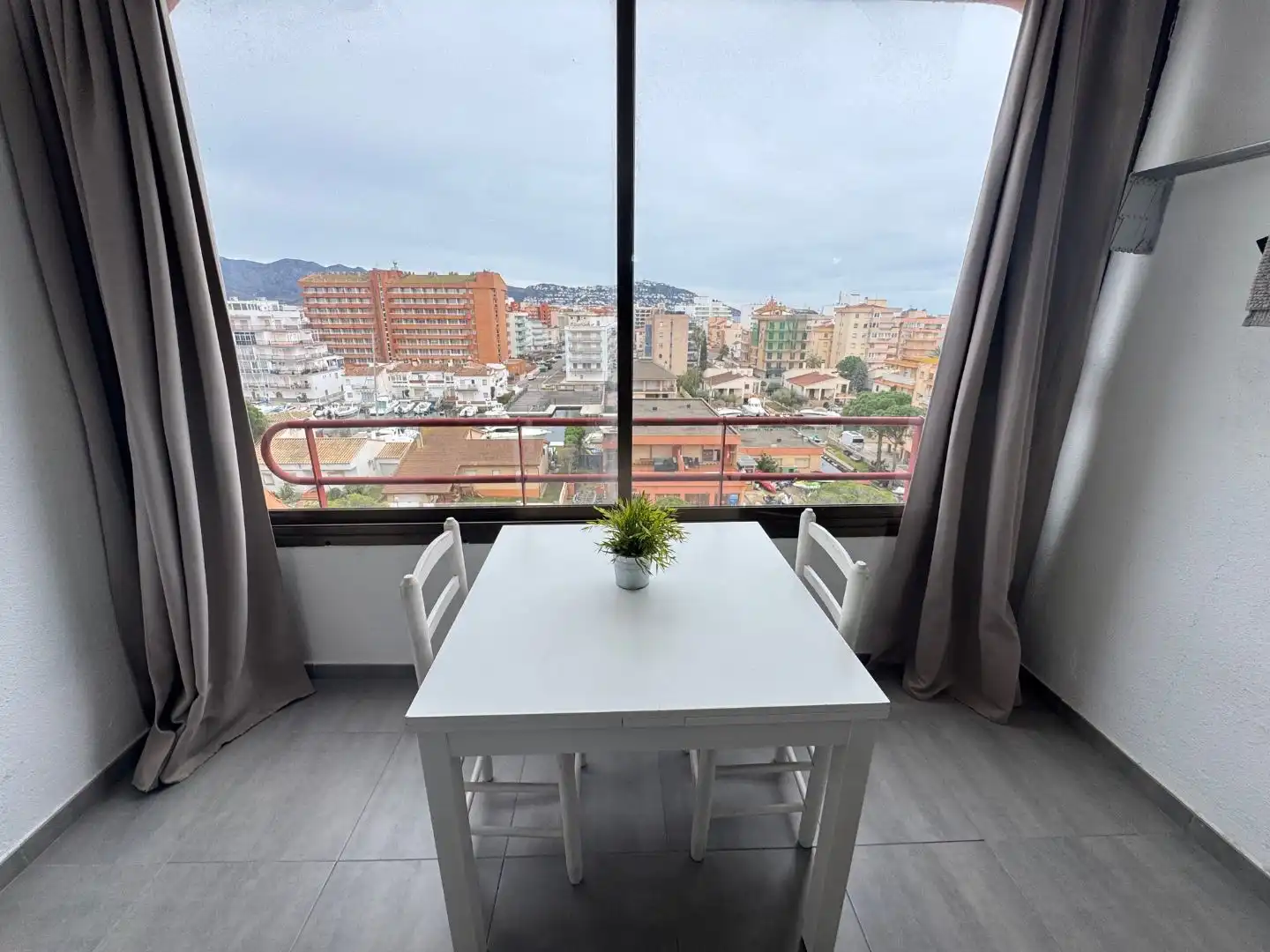 Piso en  Carrer del Cap Norfeu 45 - Foto 10