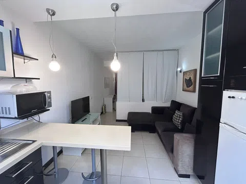 Estudio en calle Bernardo de la Torre, 37 - Foto 1