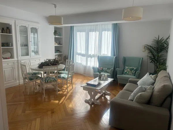 Piso en calle Patricia Urquiola, 2 - Foto 1