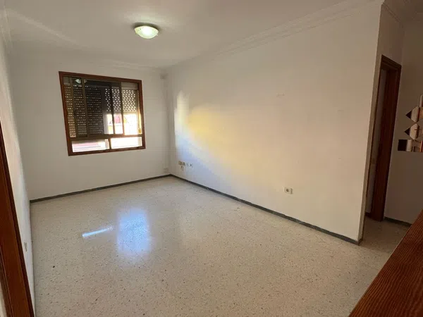 Piso en calle de Arabia, 19