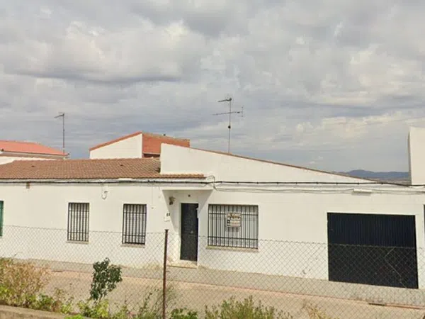 Chalet pareado en Avenida de la Constitución, 9 - Foto 1