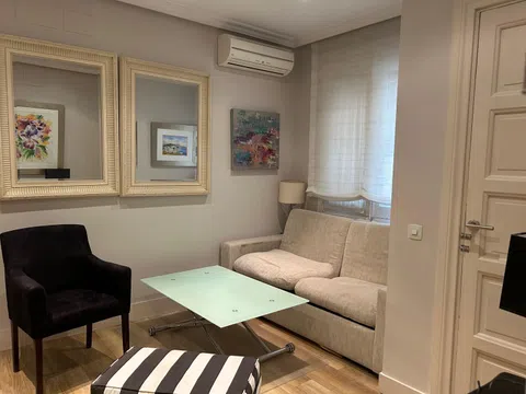 Piso en calle de Miguel Ángel, 24