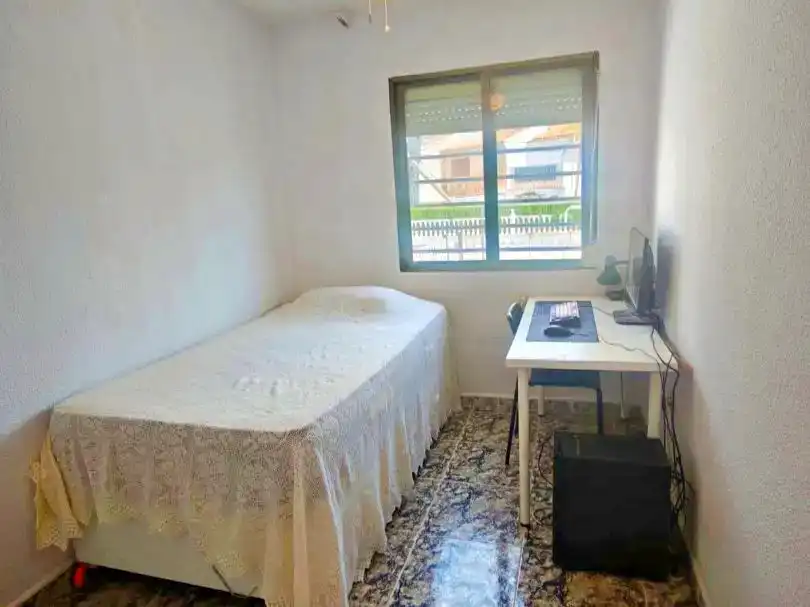Casa adosada en  Avinguda América 14 - Foto 4