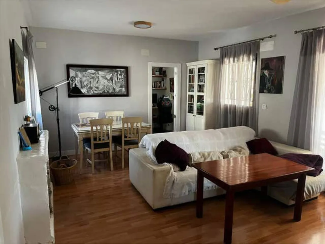 Casa adosada en Alcalá de Guadaira - Foto 2