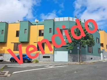 Piso en  Calle Pino Ojeda Pintora-Poeta 4 - Foto 1