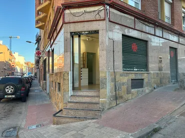 Local comercial en  Carrer de Ripoll 2 - Foto 1