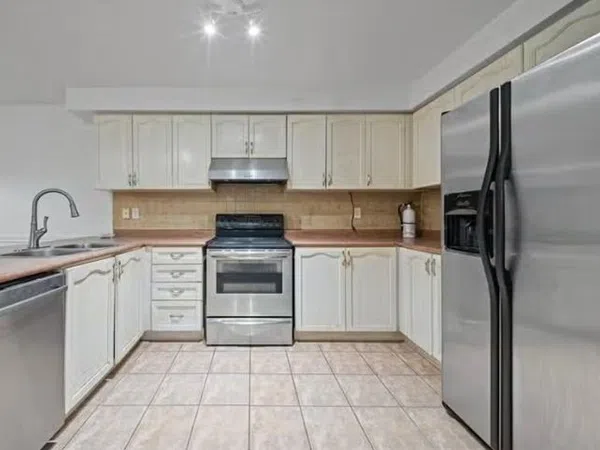 Chalet adosado en Avenida de los Robles, 21 - Foto 4