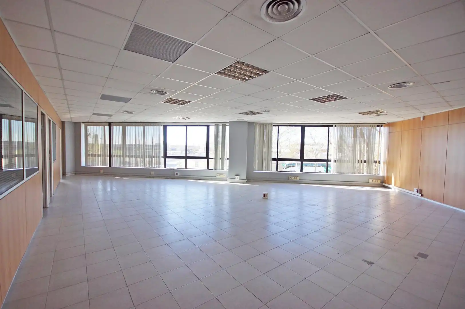 Nave Industrial en  Carrer Carrer Motors 306 - Foto 4
