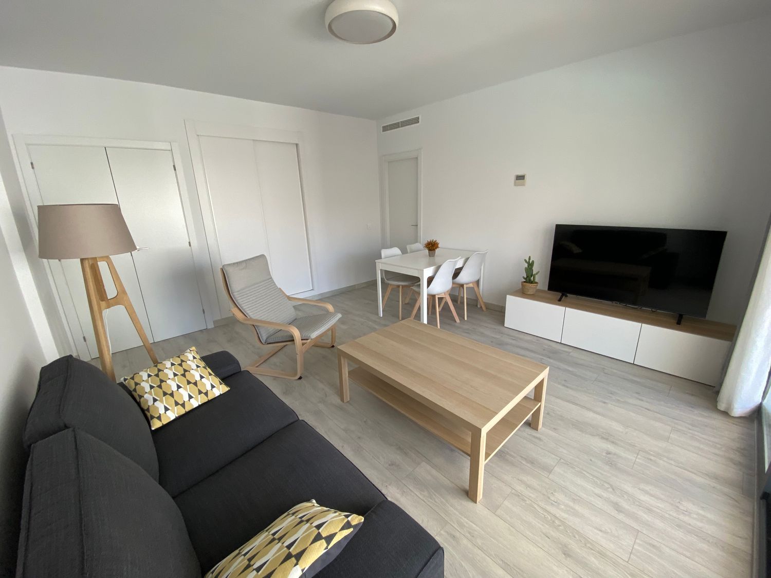 Piso en Calle Pilar Bardem, 1, Sierra de Estepona-Avda de Andalucia - Foto 4