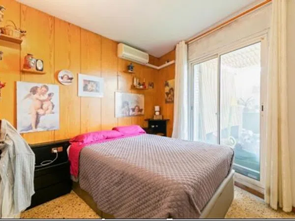 Piso en travesía de les Corts, 15 -19