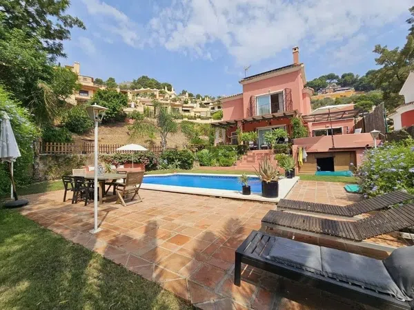 Casa o chalet independiente en Calle Leoni Benabú, 17, Pinares de San Antón - Foto 2