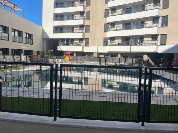 Piso en avenida de las Ciencias, 23