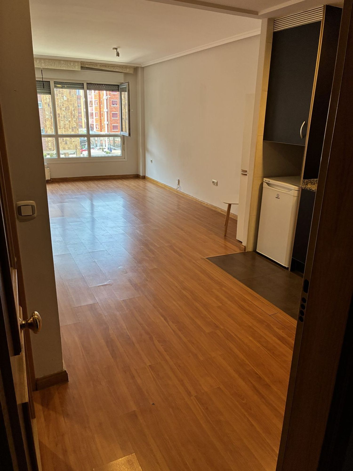 Estudio en Avenida Roma, 8, HUCA-La Cadellada - Foto 2
