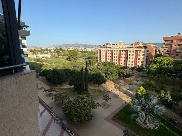 Piso en avenida Don Juan de Borbon, 98