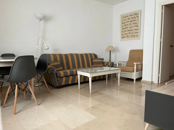 Piso en plaza de Colón, 19