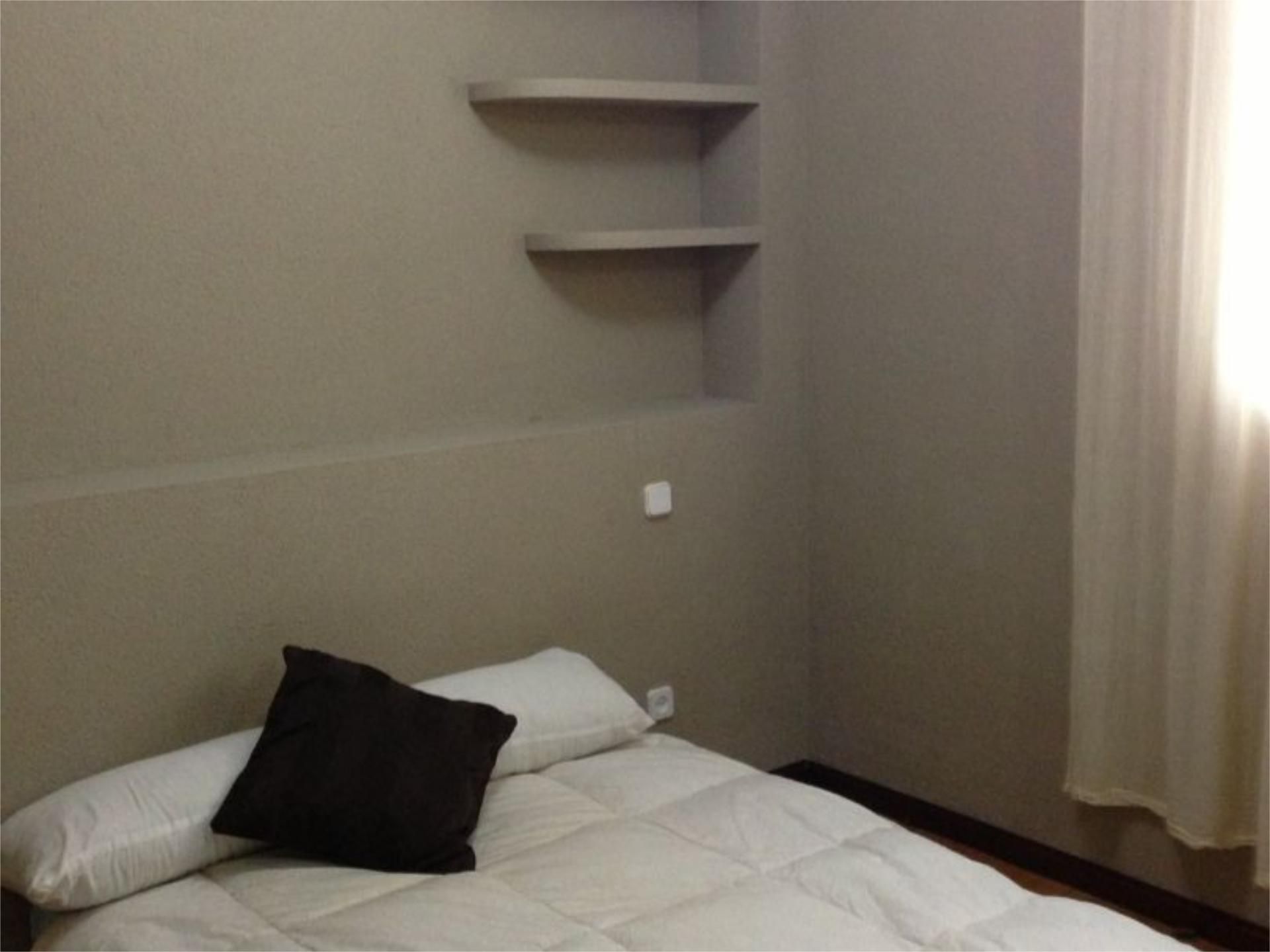 Piso en  Calle de Jerte 8 - Foto 3