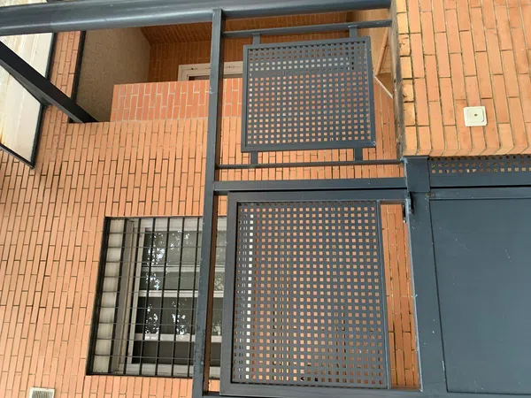 Chalet adosado en calle Burdeos, 51 - Foto 2