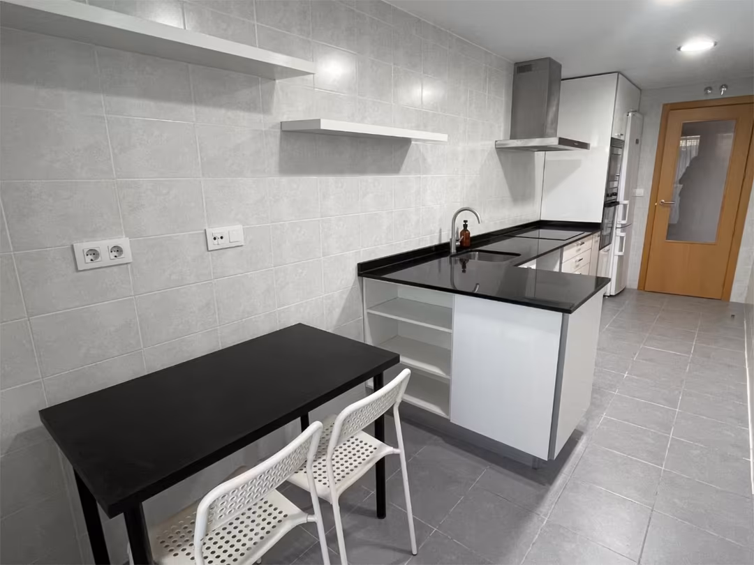 Piso en  Calle Laberinto de Amor 1 - Foto 2