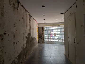 Local comercial en  Carrer de les Parellades 29 - Foto 5