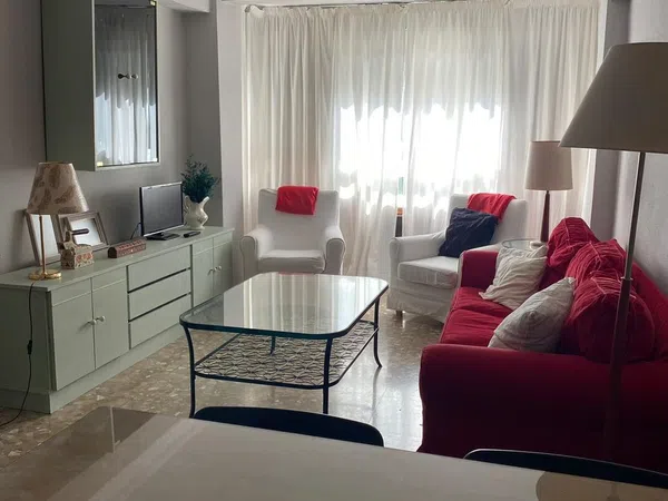 Piso en plaza Edipo, 1