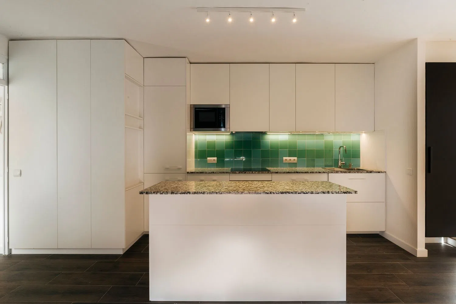 Piso en calle de Tessàlia, 4 - Foto 1