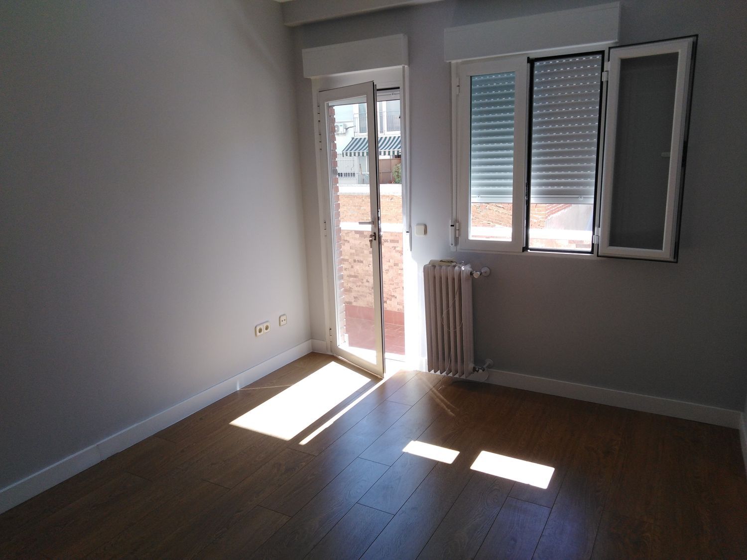 Piso en calle de la Infanta María Teresa, 14 - Foto 3