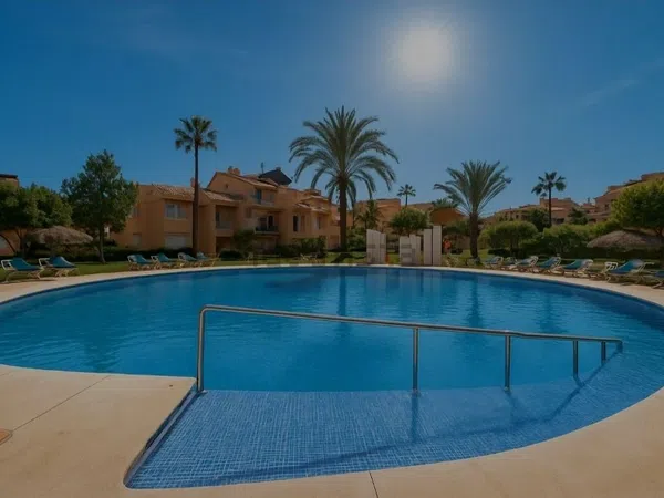 Piso en calle Casares del Sol, 14 - Foto 1