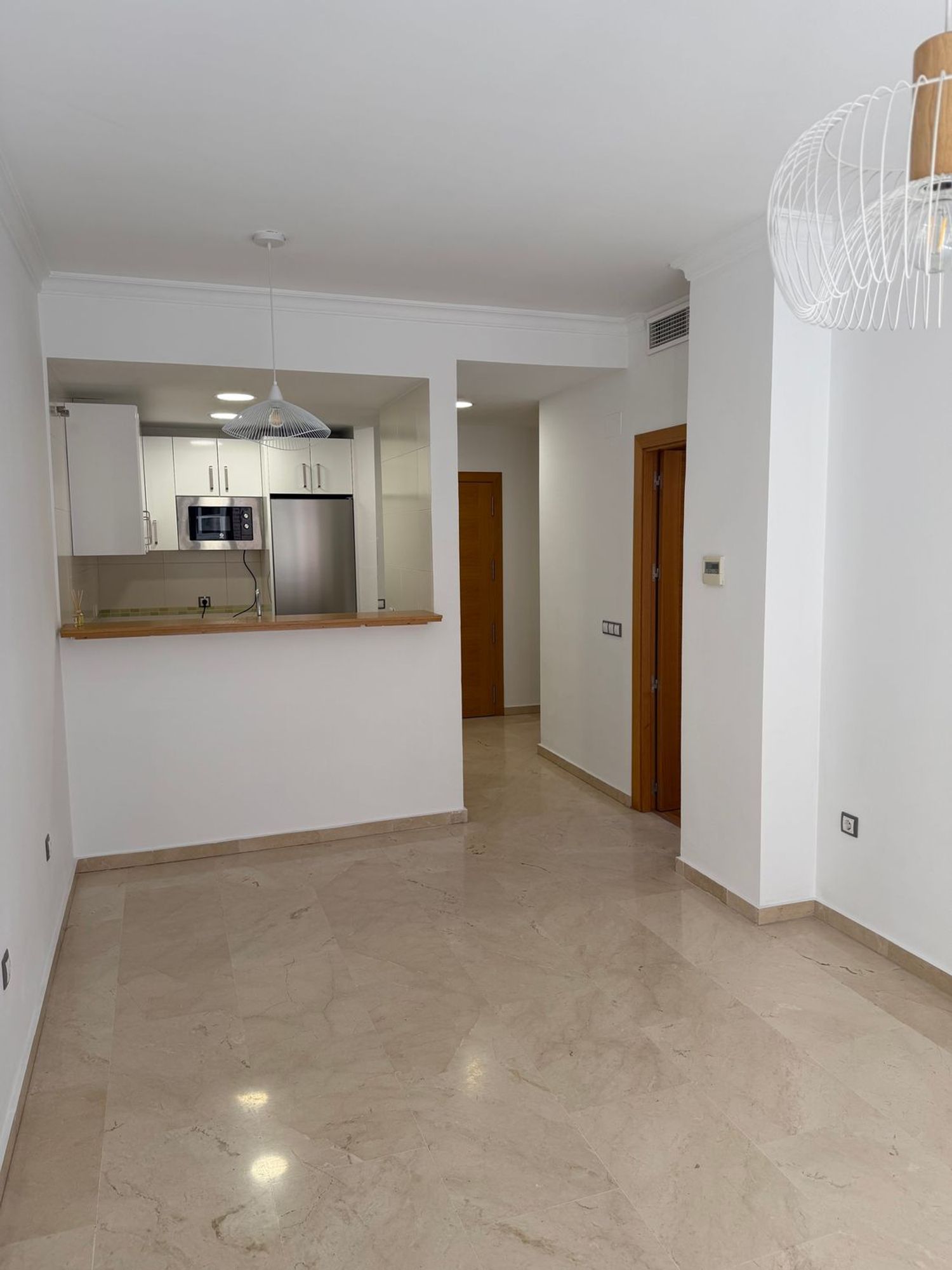 Piso en Calle Trinidad Grund, 32, Ensanche Centro - Soho - Foto 2