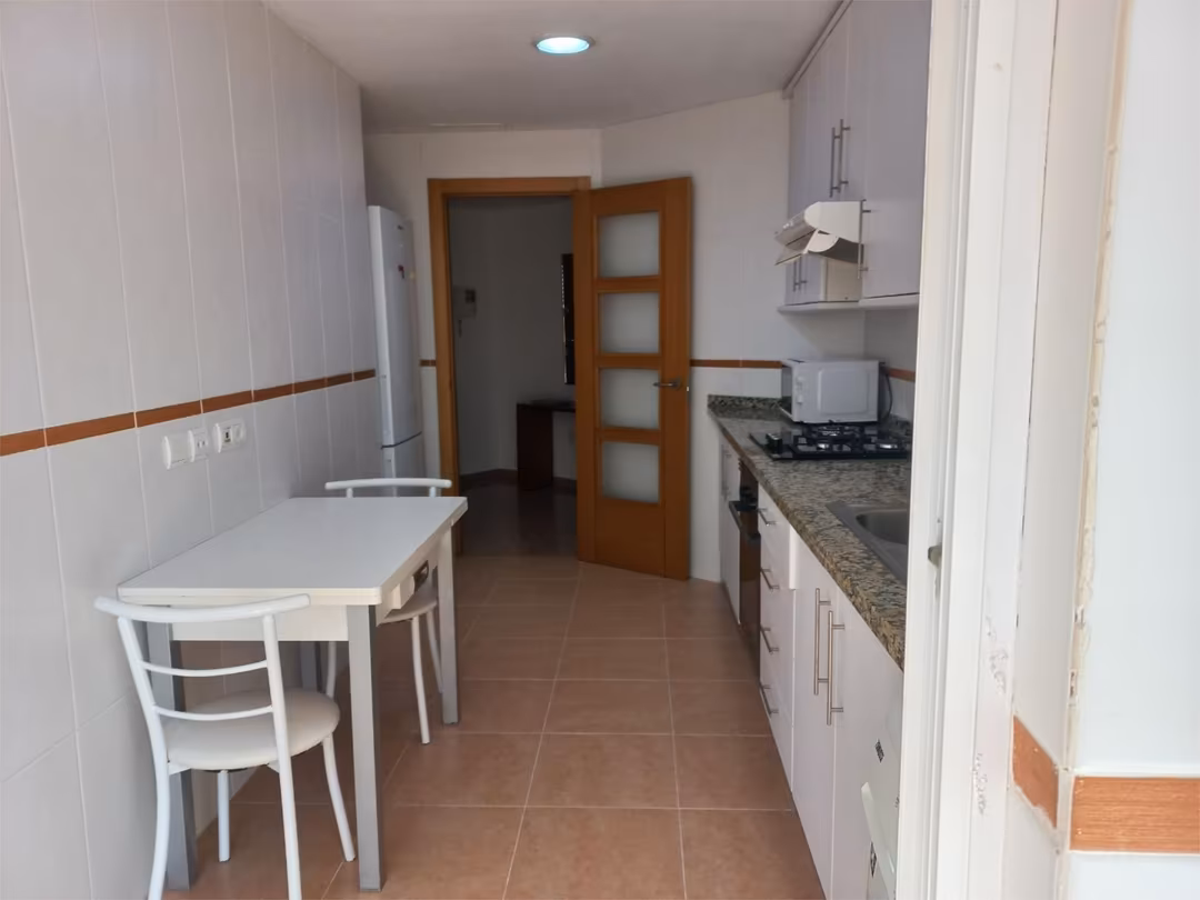 Piso en  Carrer de Bèrnia 8 - Foto 3