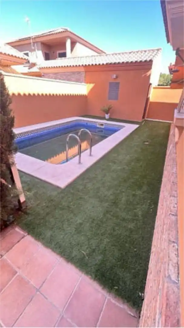 Casa adosada en CASA PAREADA 240 m2 PISCINA - Foto 6
