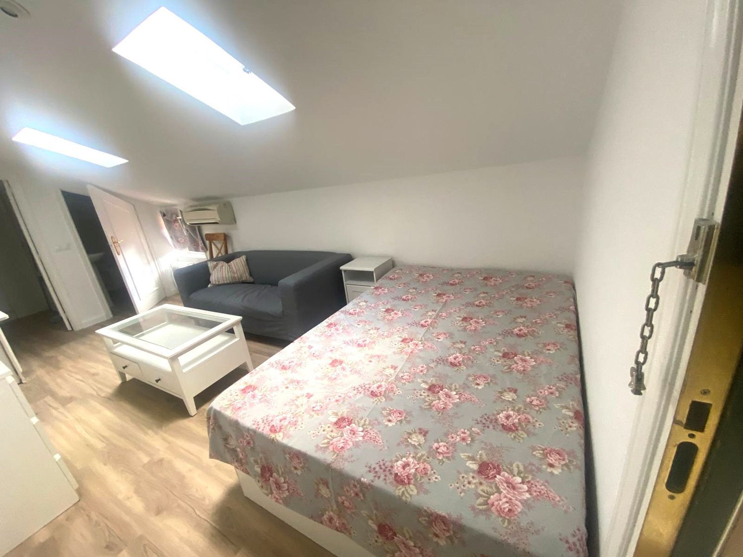 Estudio en calle de Castelló, 5 - Foto 3