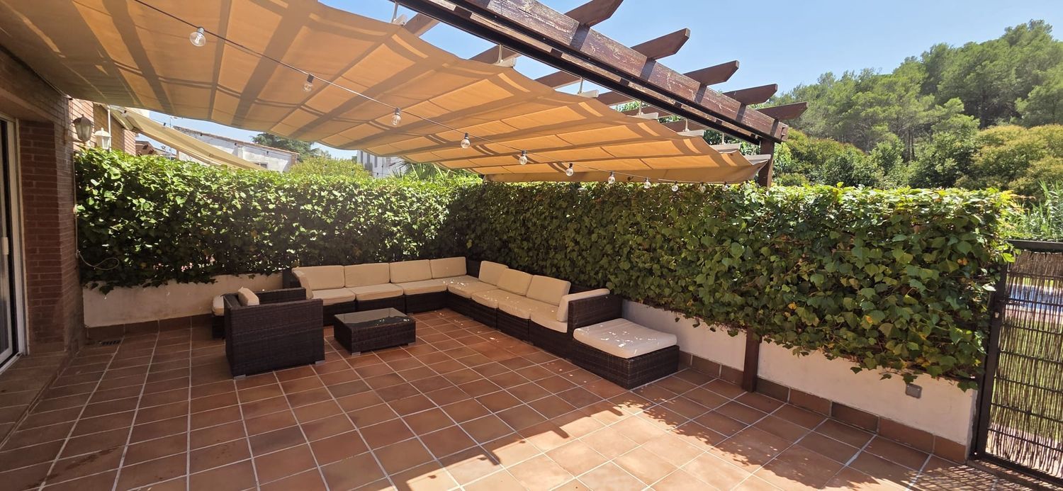 Chalet adosado en Begues - Foto 5