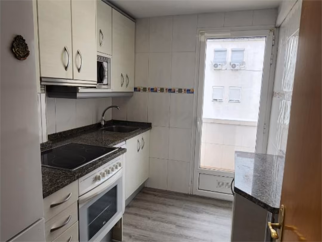 Piso en  Calle de María Lostal 32 - Foto 9