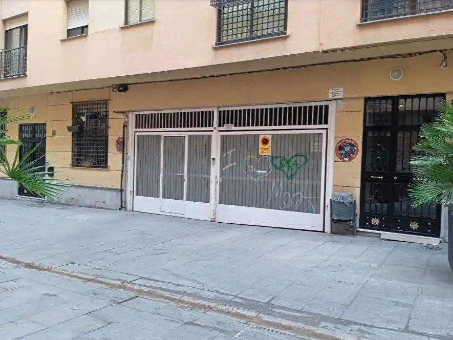 Garaje en  Calle Jardines 3 - Foto 3