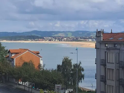 Piso en avenida de la Reina Victoria, 37