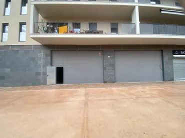 Local comercial en  Hospitalet de Llobregat - Calle Batllori - Foto 1