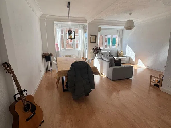 Piso en calle de Azcona, 15