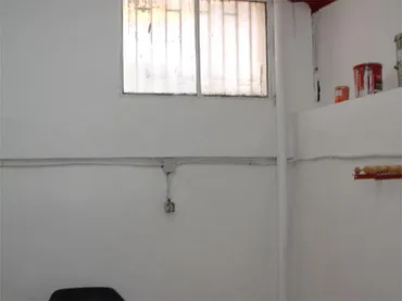 Local comercial en  Calle Sierra Engarcerán 2 - Foto 4
