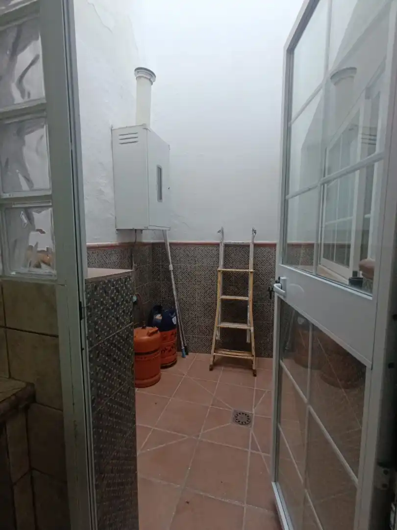 Casa adosada en  Calle Héroe de Sostoa 36 - Foto 3