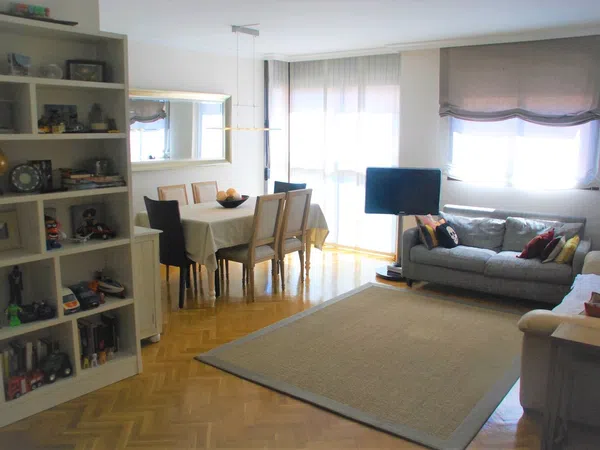 Piso en calle de la Sierra de Atapuerca, 21