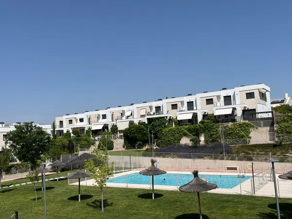 Chalet adosado en Calle del Marqués de la Victoria, 1, Cortijo Sur, Cortijo Sur - Foto 1