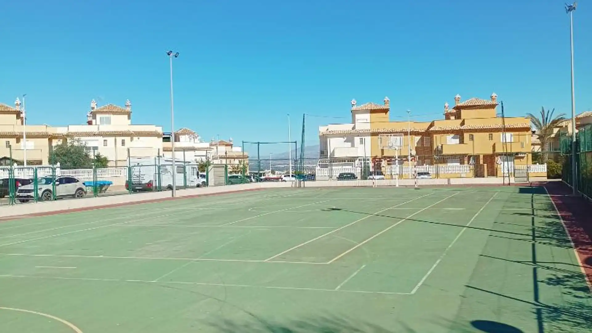 Casa adosada en  Calle Monte de Santa Pola 35 - Foto 31